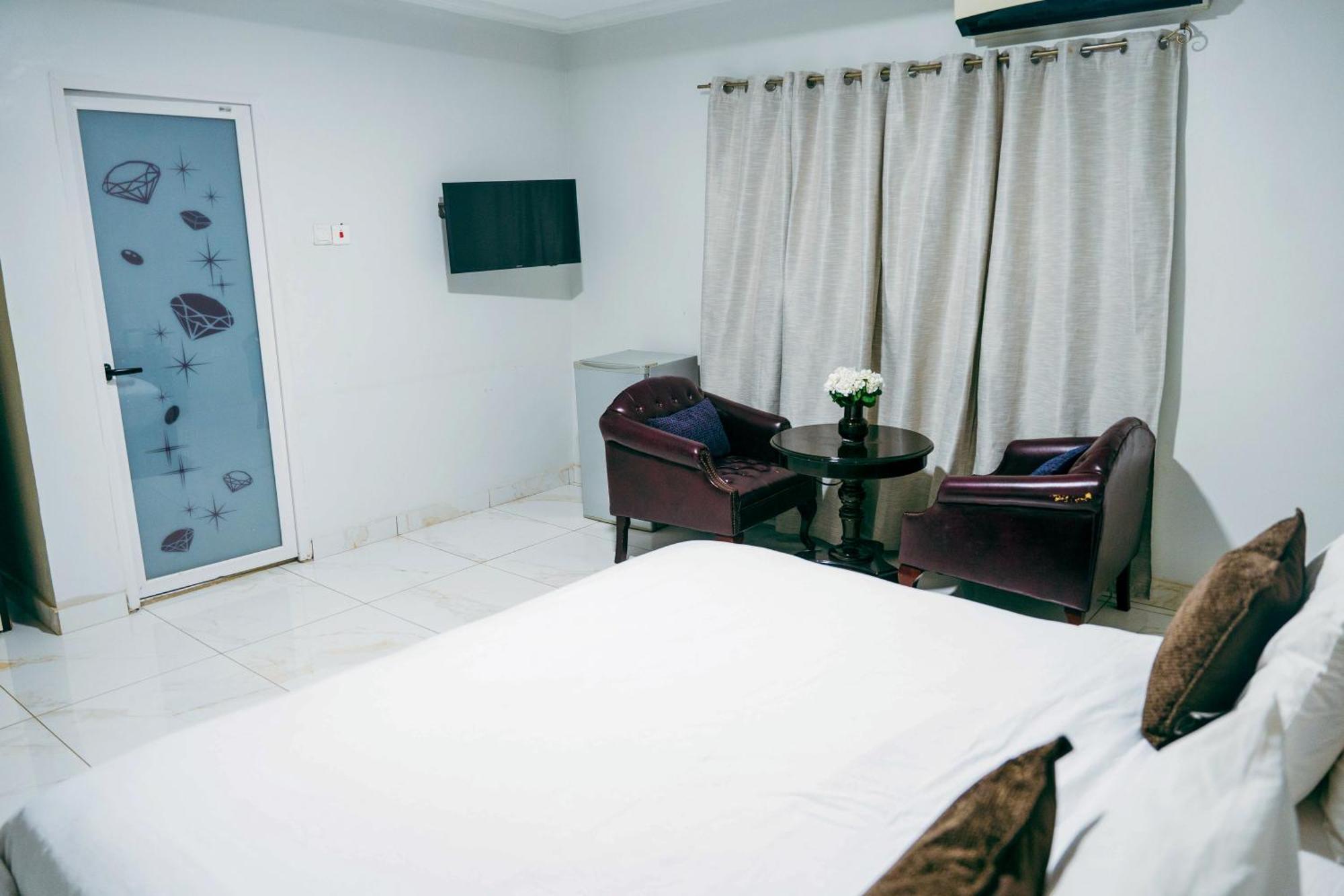 טמה Adonai Hotel מראה חיצוני תמונה
